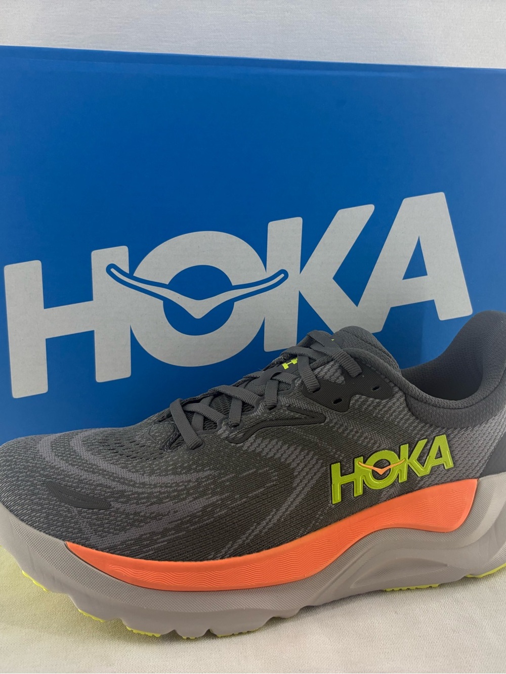 Hoka Mens Arahi 8 Running Shoe size 9